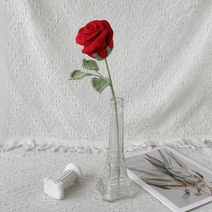 Handmade Crochet Red Rose Bouquet – 5 Styles | Vase Single Stem Mini | Forever Flowers - 图片 3