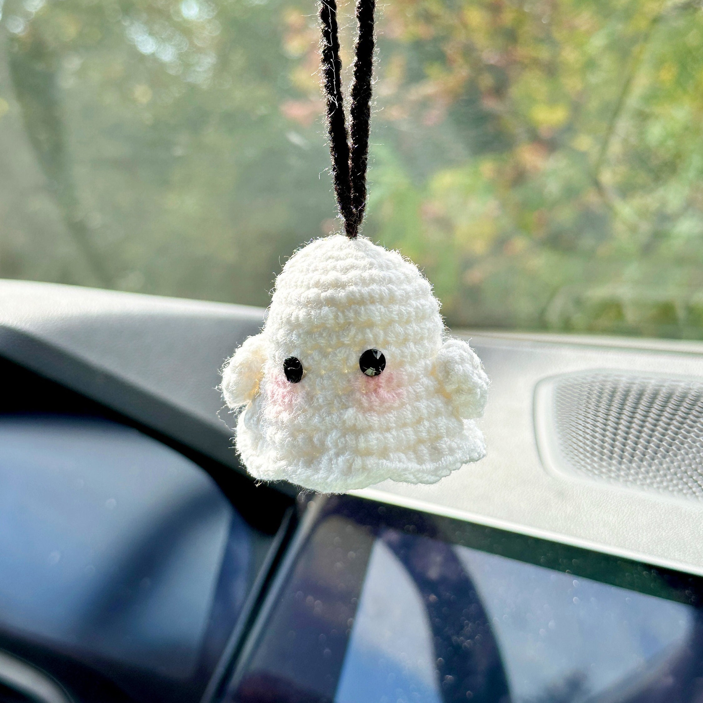 Handmade Crochet Ghost Mirror Charm | Cute Rearview Ornament | Car Decor - 图片 2