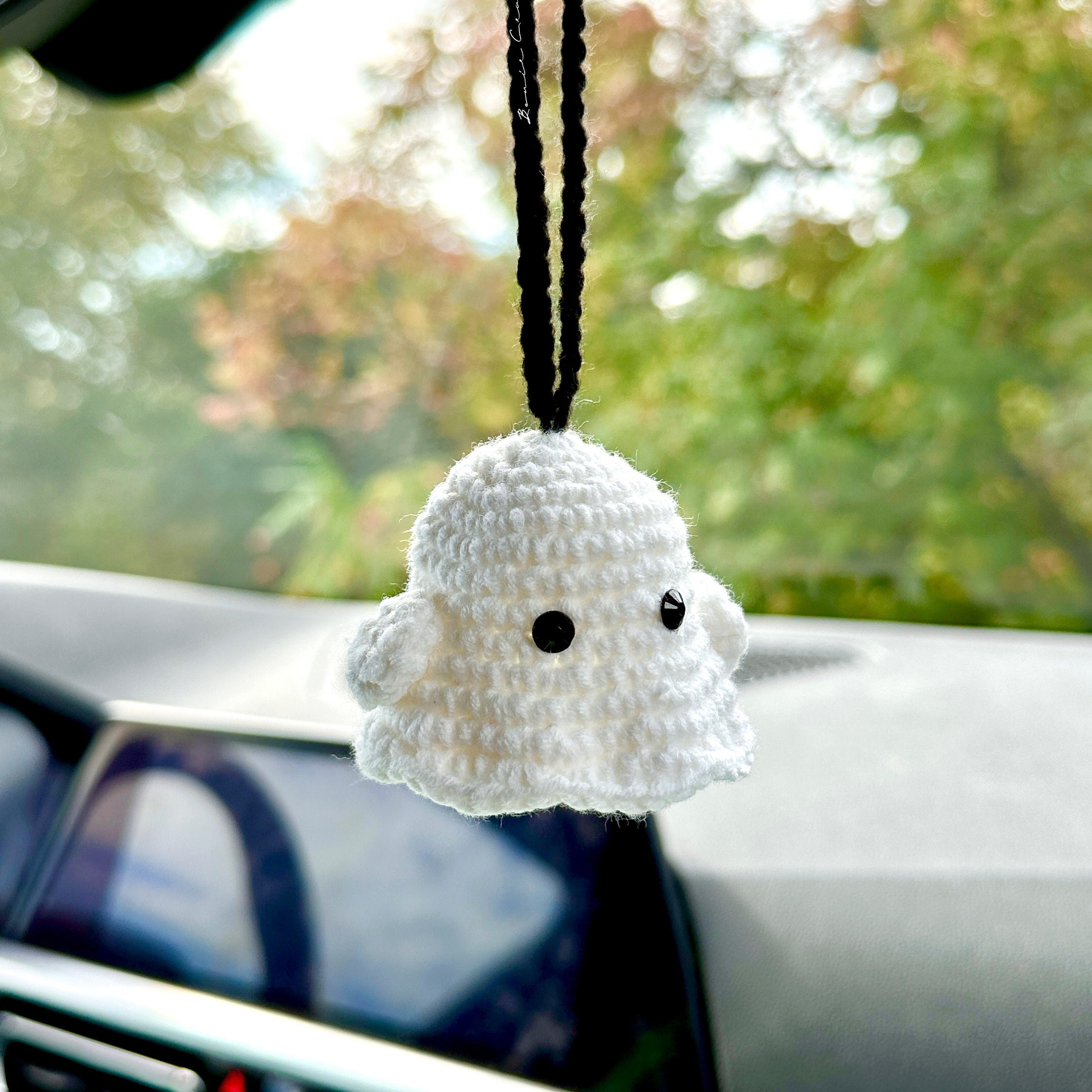 Handmade Crochet Ghost Mirror Charm | Cute Rearview Ornament | Car Decor - 图片 3