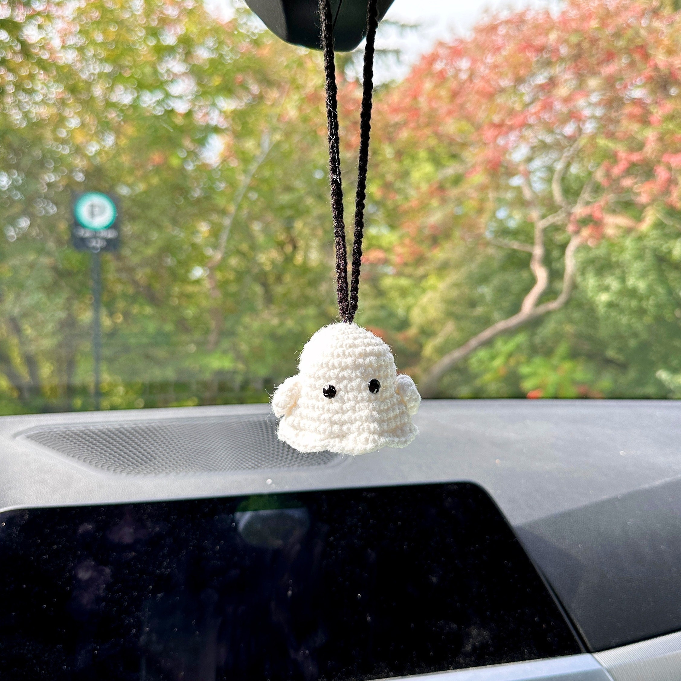 Handmade Crochet Ghost Mirror Charm | Cute Rearview Ornament | Car Decor - 图片 5