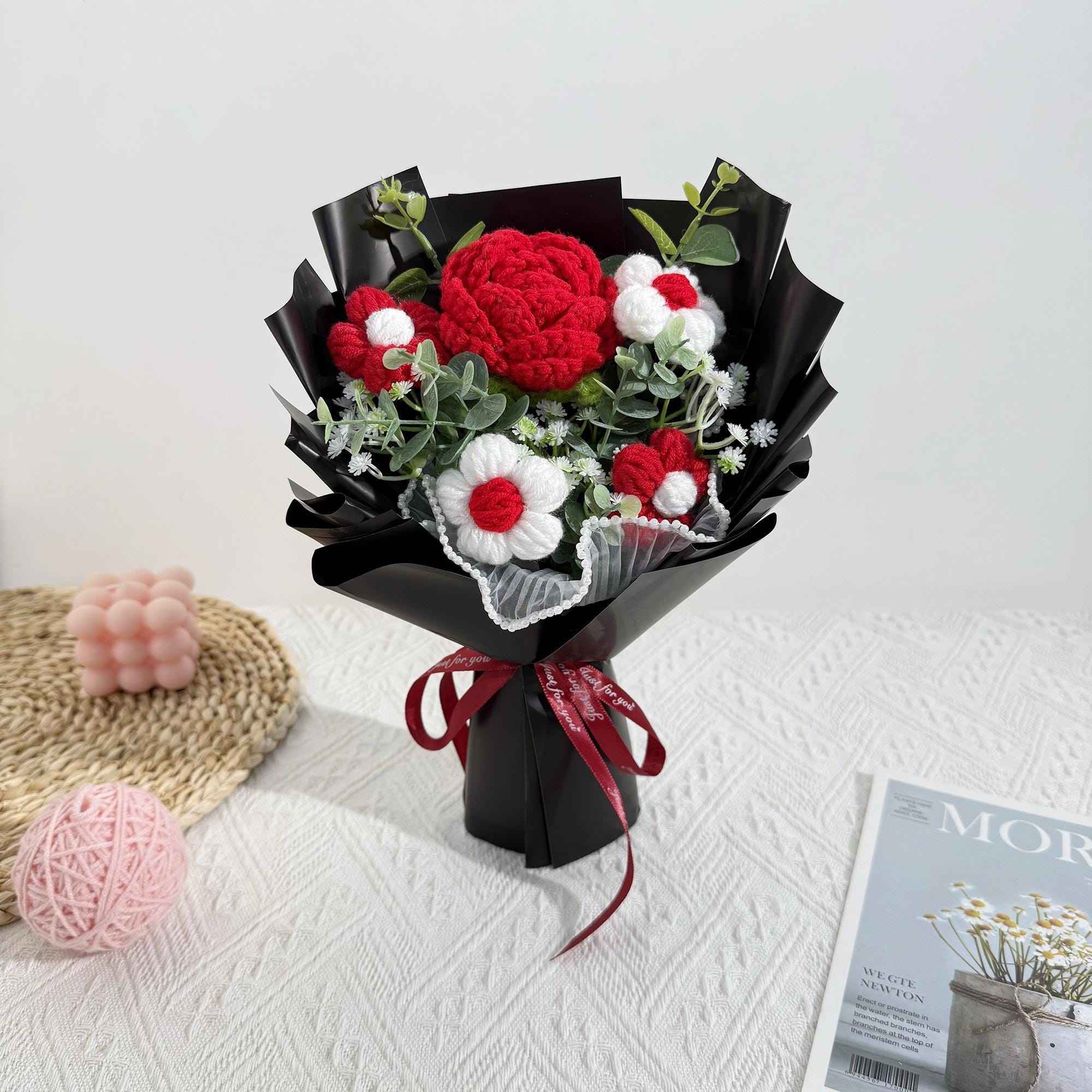 Handmade Crochet Bouquet with Personalized Word Art Sticks – 7 Styles - 图片 4