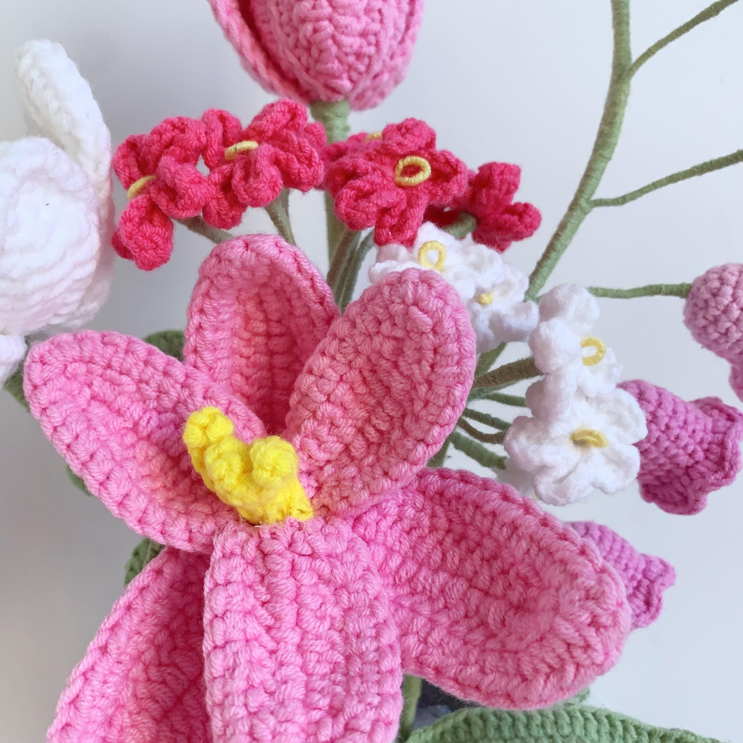 Handmade Crochet Pink Lily Vase Arrangement – Forever Floral Display - 图片 2