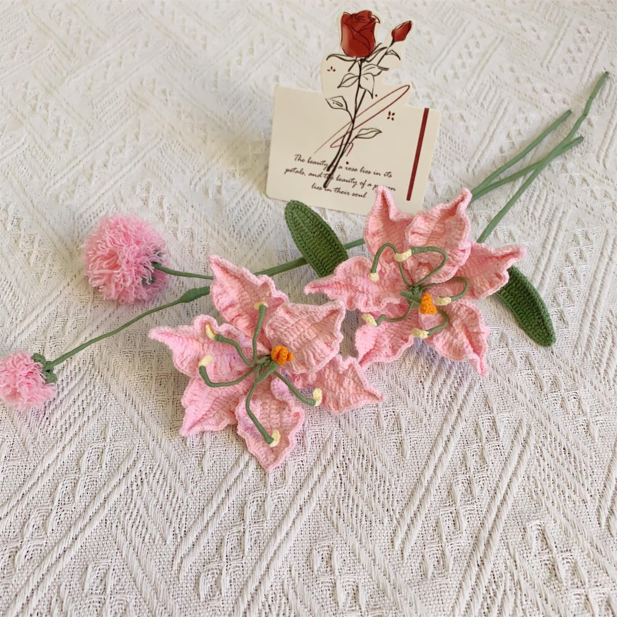 Handmade Crochet Pink Lily & Pom-Pom Bouquet – Whimsical Garden Style - 图片 2