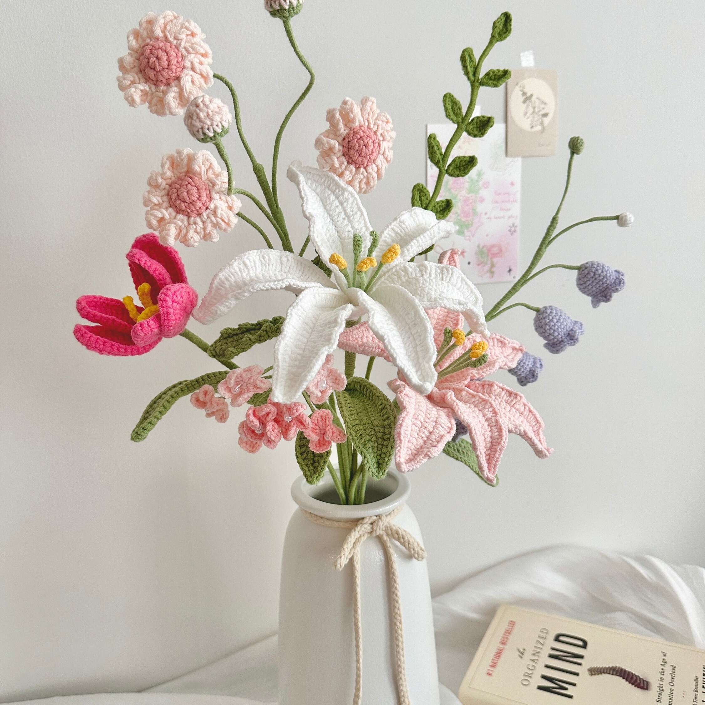 Handmade Crochet Lily Vase Arrangement | Elegant Desktop Decor | Forever Flowers - 图片 2
