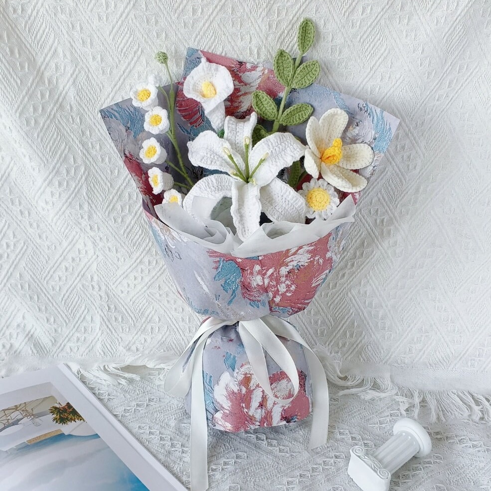 Handmade Crochet Yellow Lily & White Lily Bouquet – 4 Wrap Styles | Navy Floral Kraft Blue - 图片 5