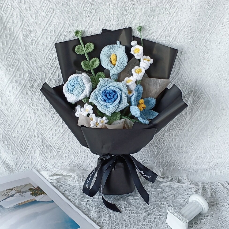 Handmade Crochet Yellow Lily & White Lily Bouquet – 4 Wrap Styles | Navy Floral Kraft Blue - 图片 7