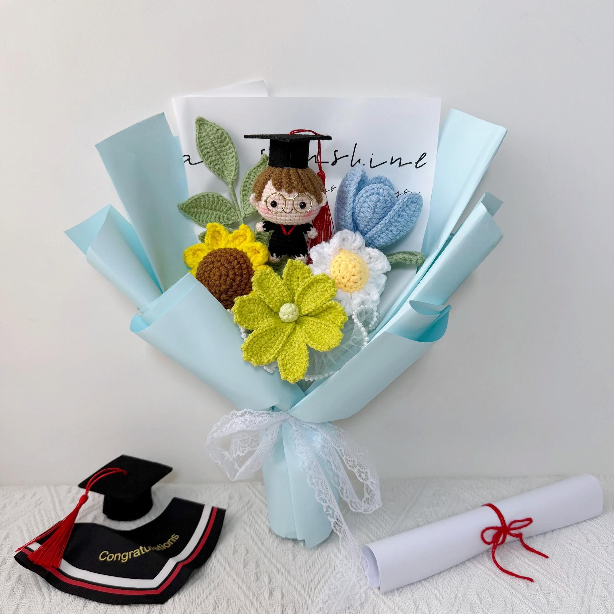 Handmade Crochet Graduation Bouquet with Character Doll – 5 Styles - 图片 3