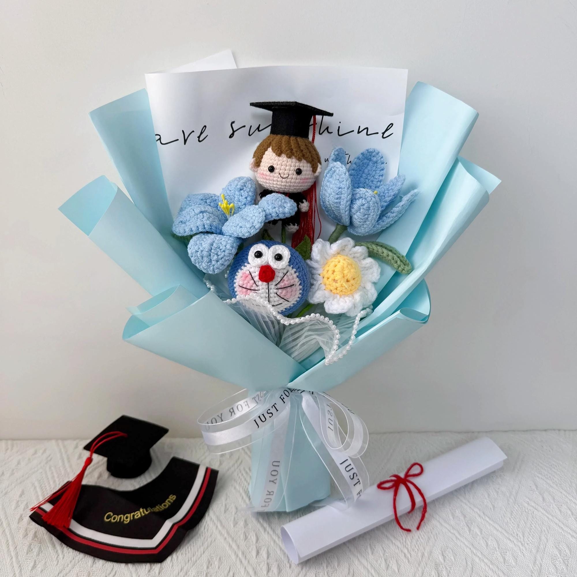 Handmade Crochet Graduation Bouquet with Character Doll – 5 Styles - 图片 4
