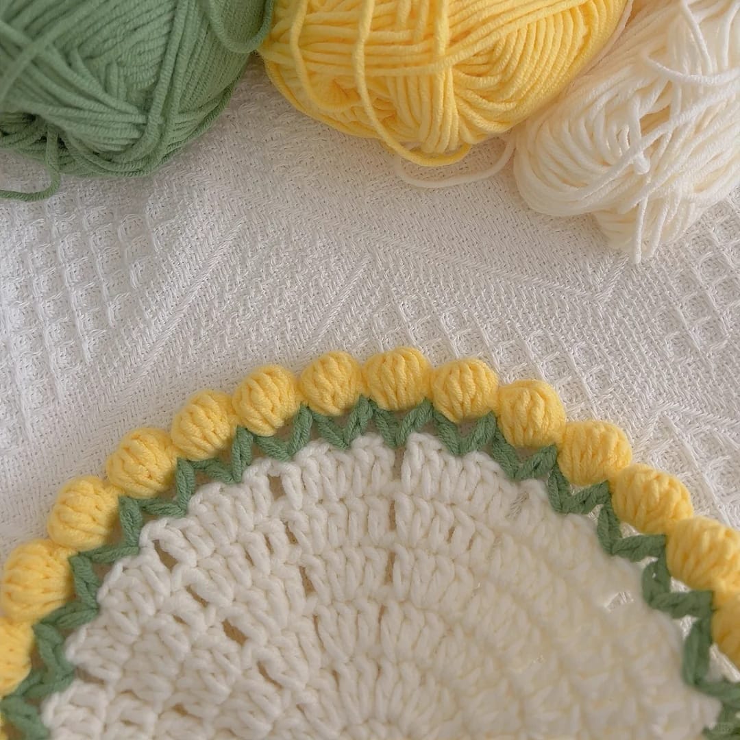 Crochet tulip coaster — starting from magic ring
