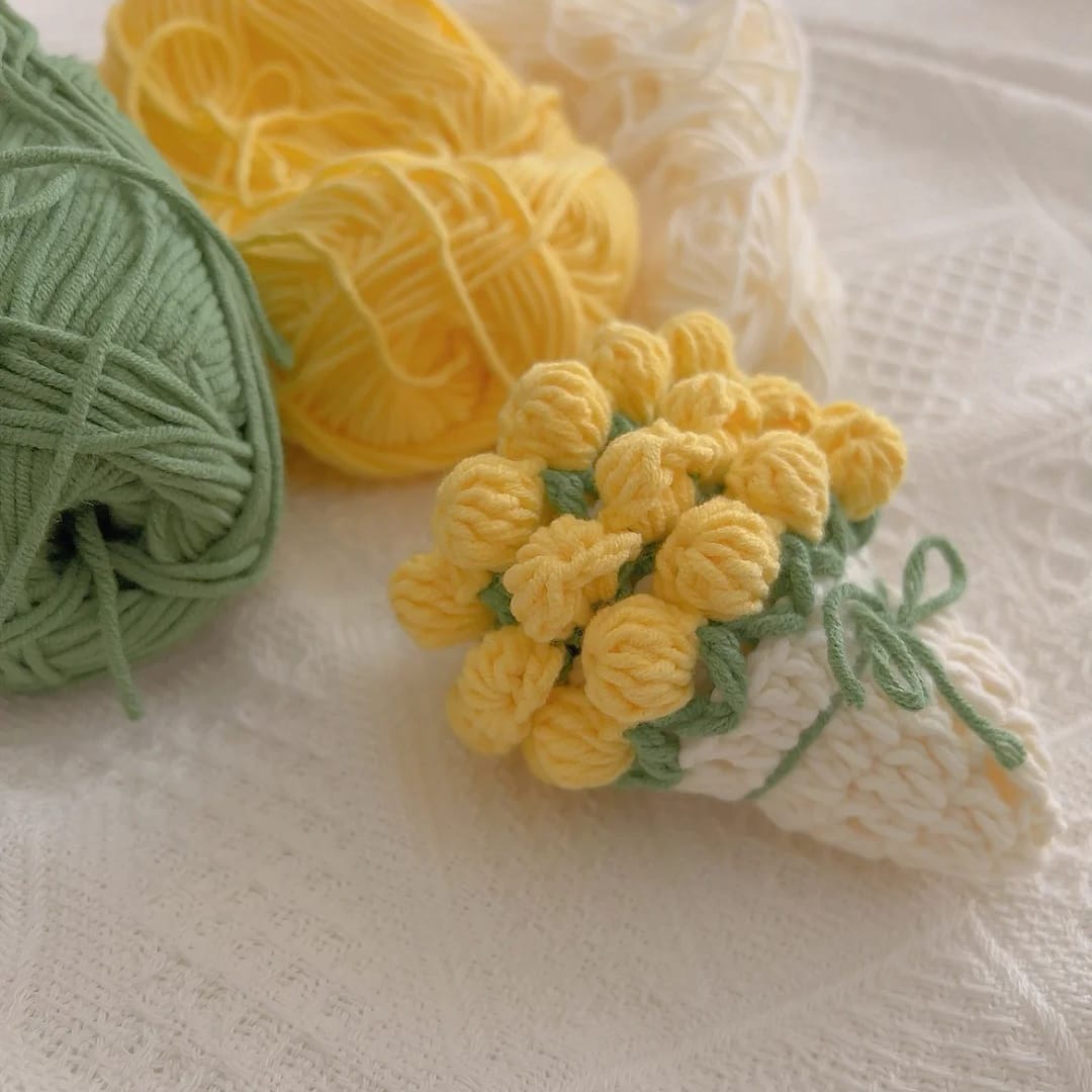 Crochet tulip coaster — bobble edge detail